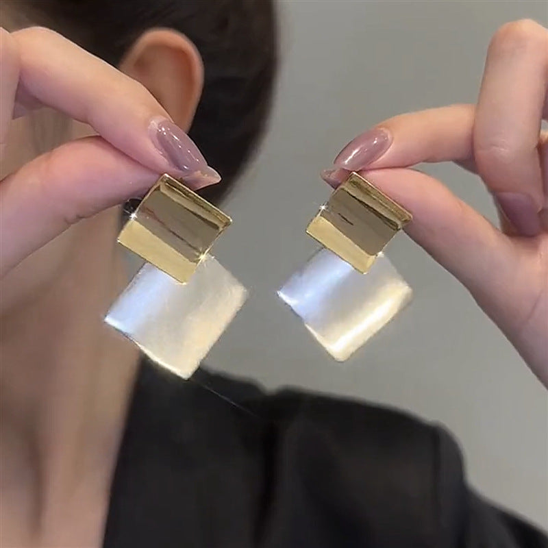 Quadratische Clashing-Ohrringe