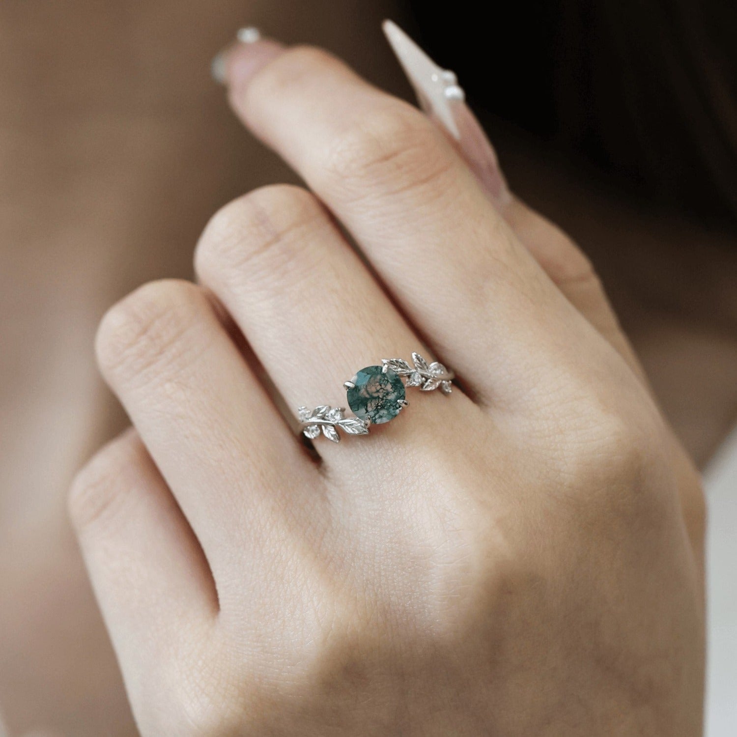 Natürlicher Moosachat-Ring – Design „Zwischen den Blättern“