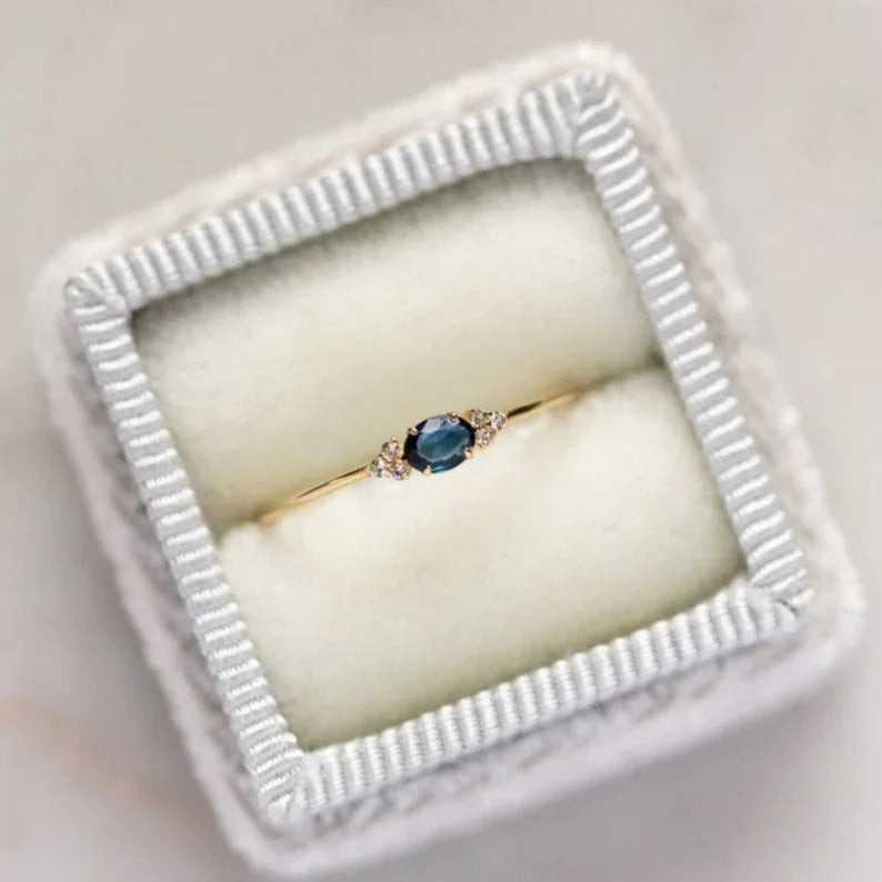 Eleganter Geburtsstein-Ring – Art-Déco-Design