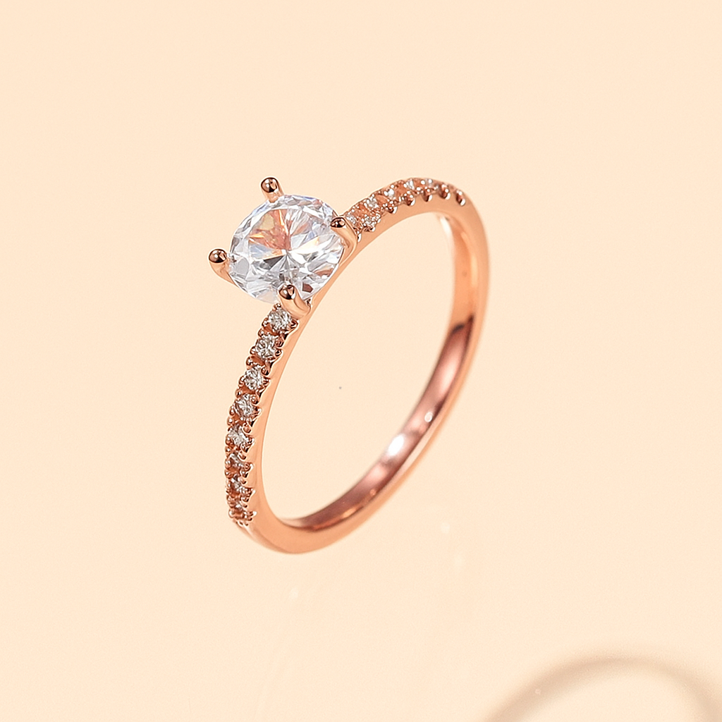 Elegante minimalistische Vier-Krallen-Zirkonia-Verlobung