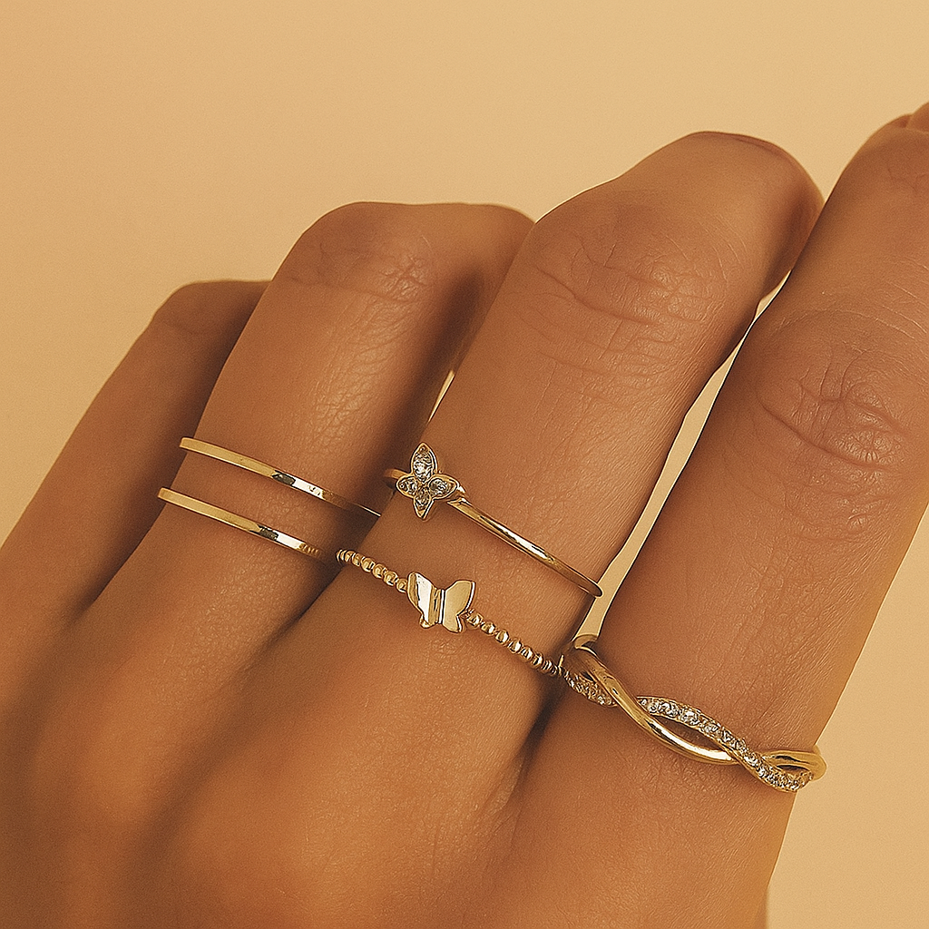 5tlg. elegantes Gold-Ton-Ring-Set - Schmetterling, gedreht & Strass-Designs