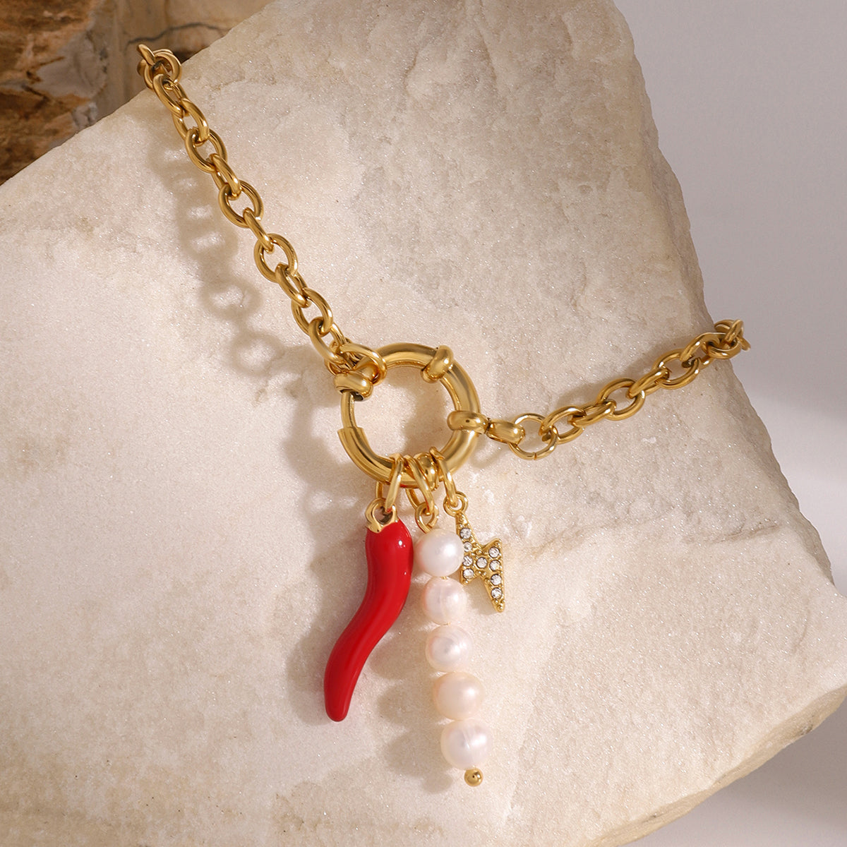Chili-Charm-Armband in Gold
