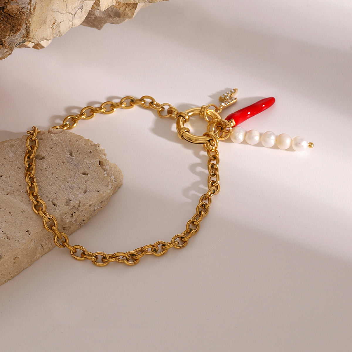 Chili-Charm-Armband in Gold