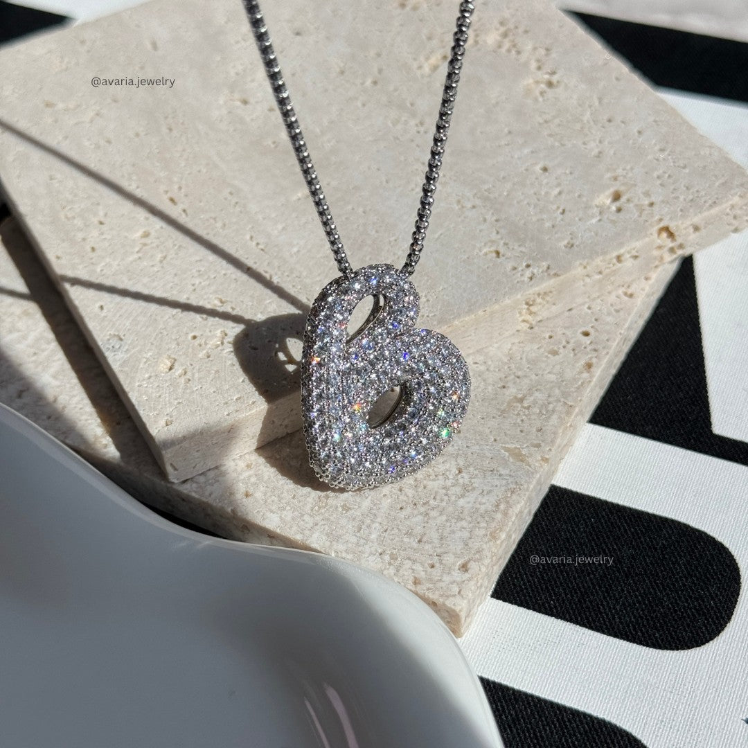 Bubble Initial Diamond Halskette
