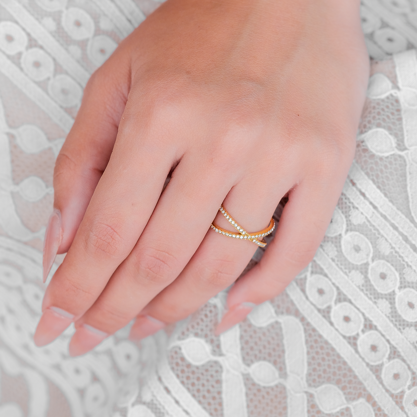 Nia Gold Kreuz Ring