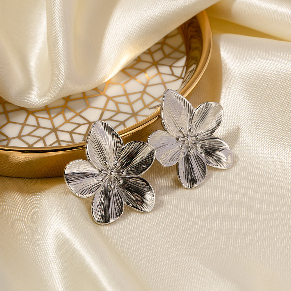 Allysa Blume Gold-Ohrringe