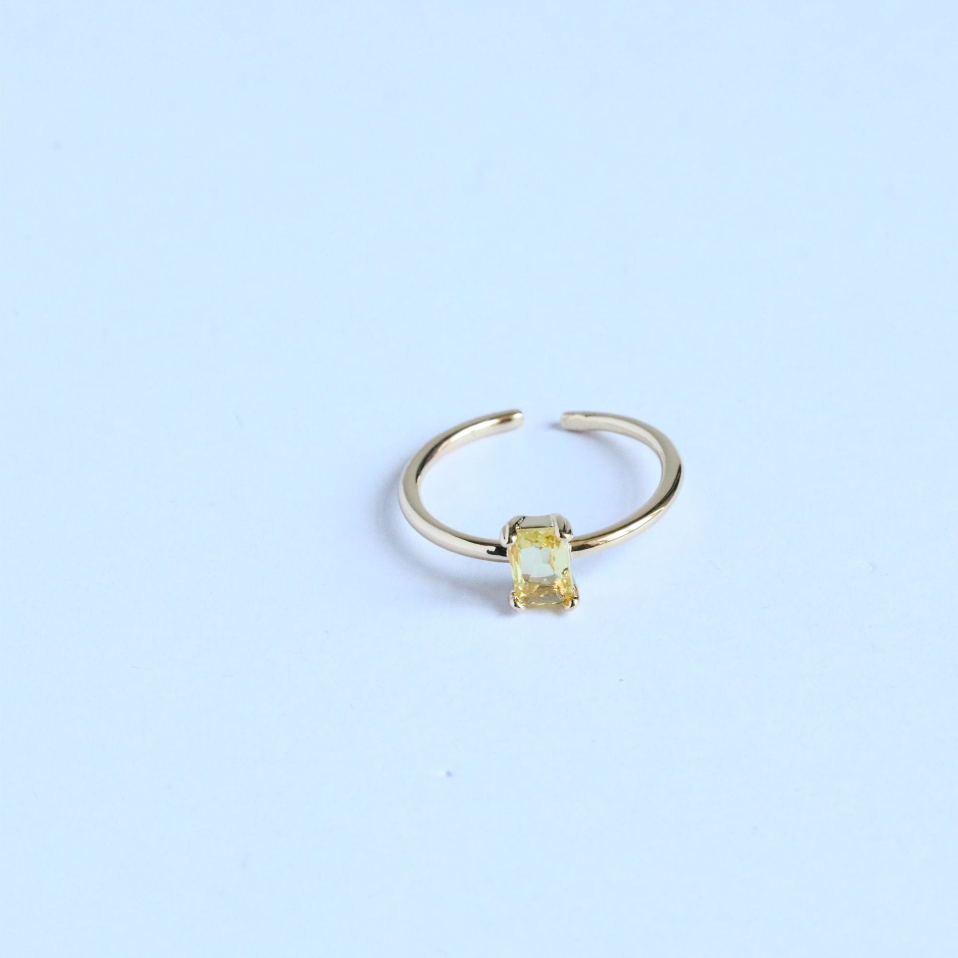 Eleganter Vintage-Geburtssteinring