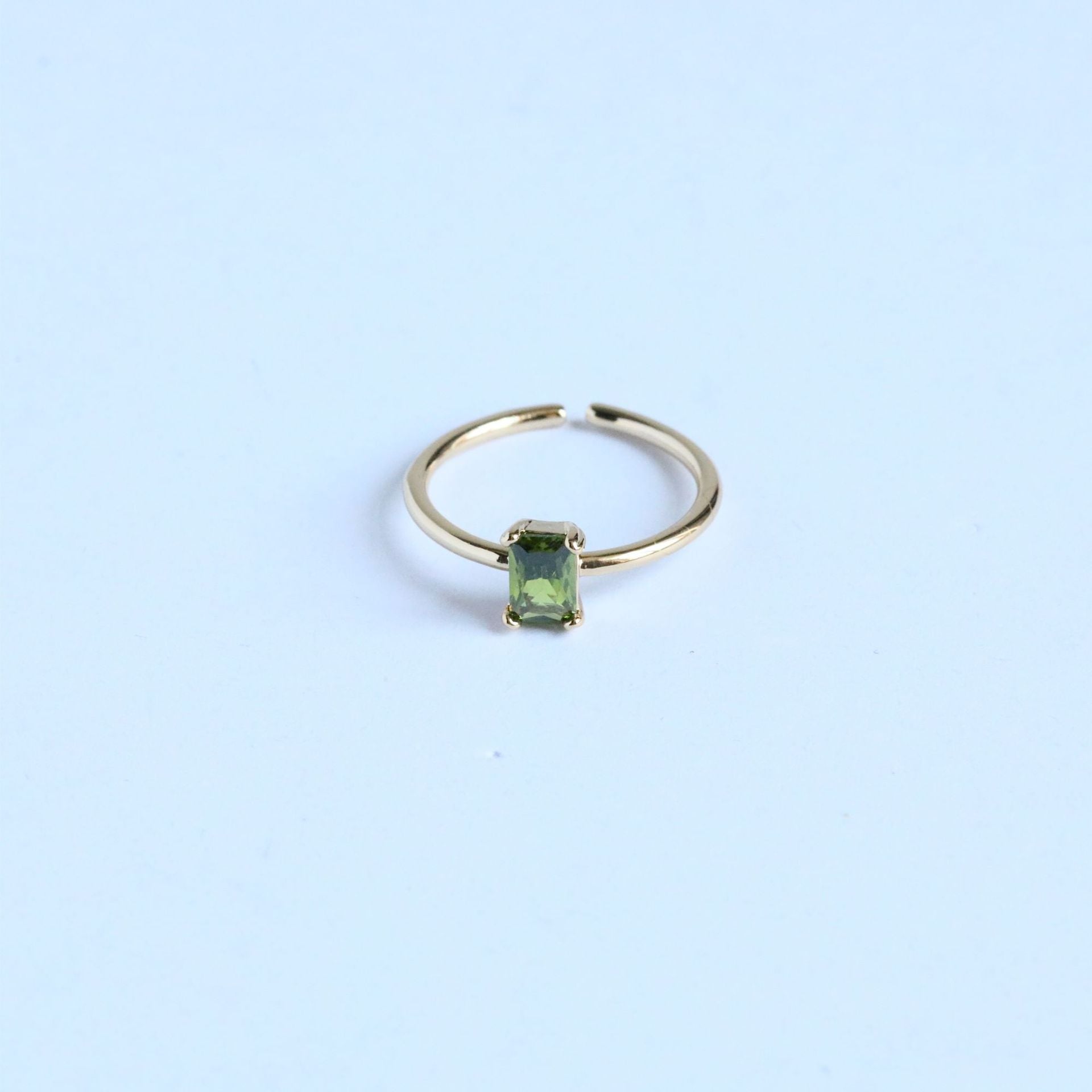Eleganter Vintage-Geburtssteinring