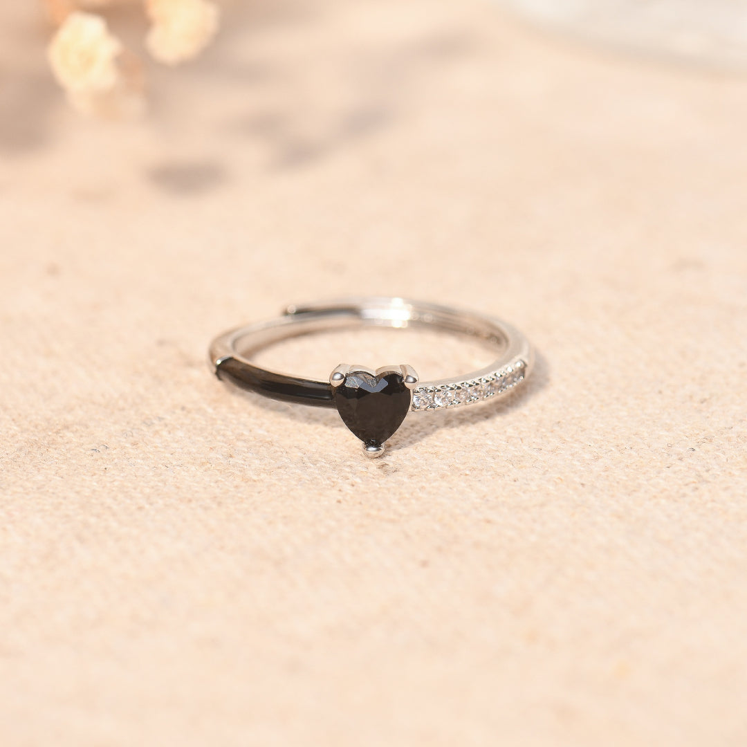Schwarzer Emaille-Ring „Für den Frieden“ – Statement-Schmuckstück