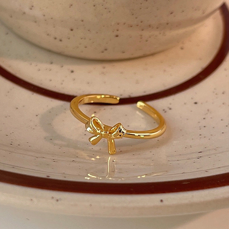 Ballet Charm Golden Bow Ring zum Verschenken & Glamour