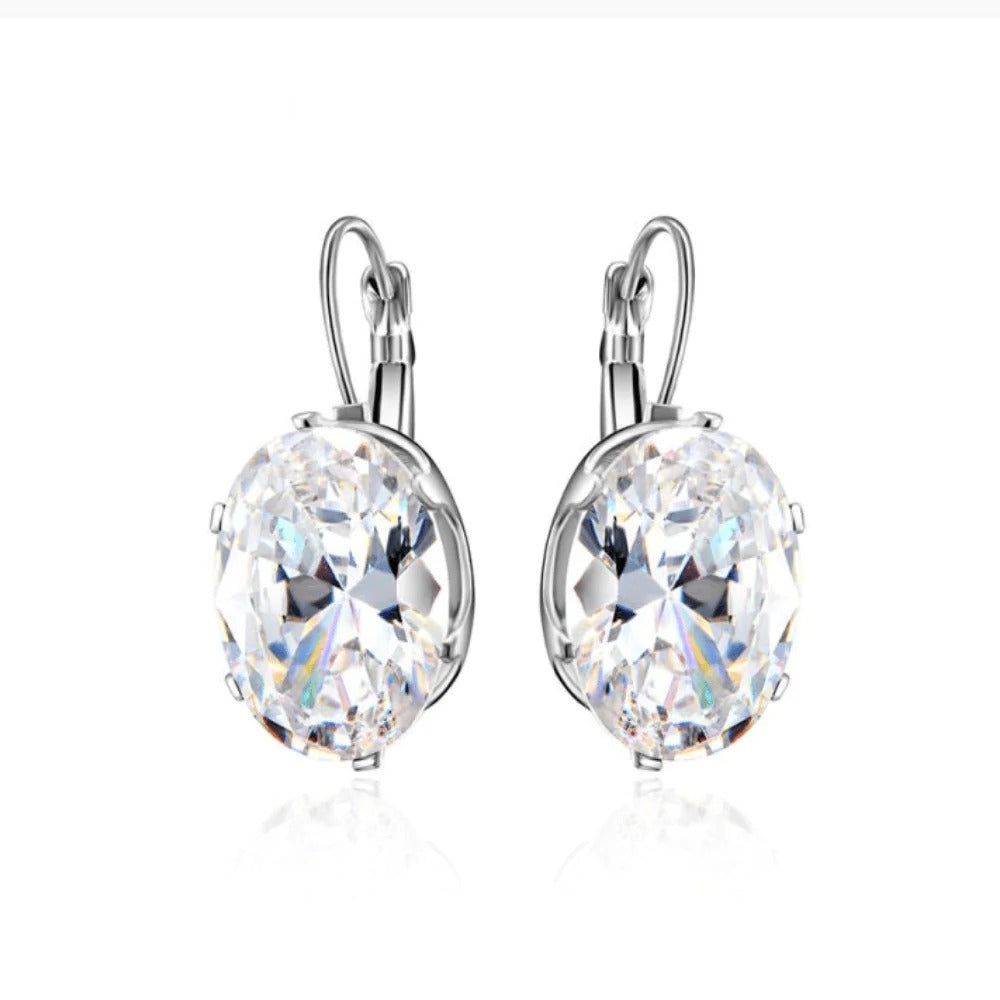 The Ivy Ohrringe im Ovalschliff