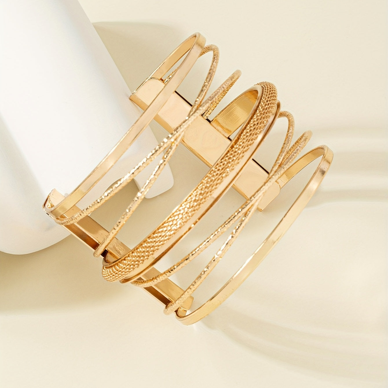 Schickes & stilvolles geometrisches offenes Manschettenarmband