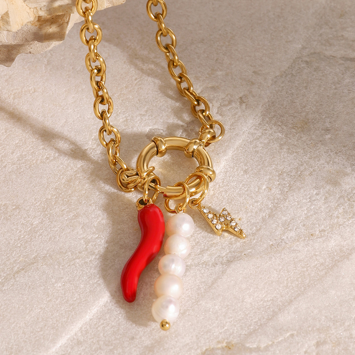 Chili-Charm-Armband in Gold
