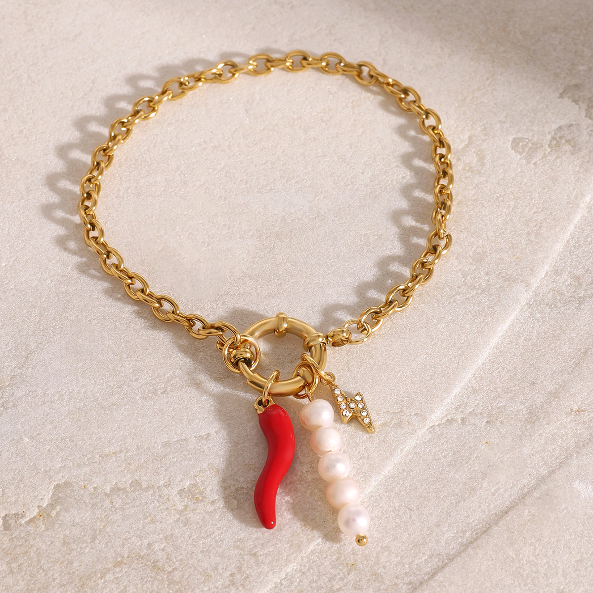 Chili-Charm-Armband in Gold