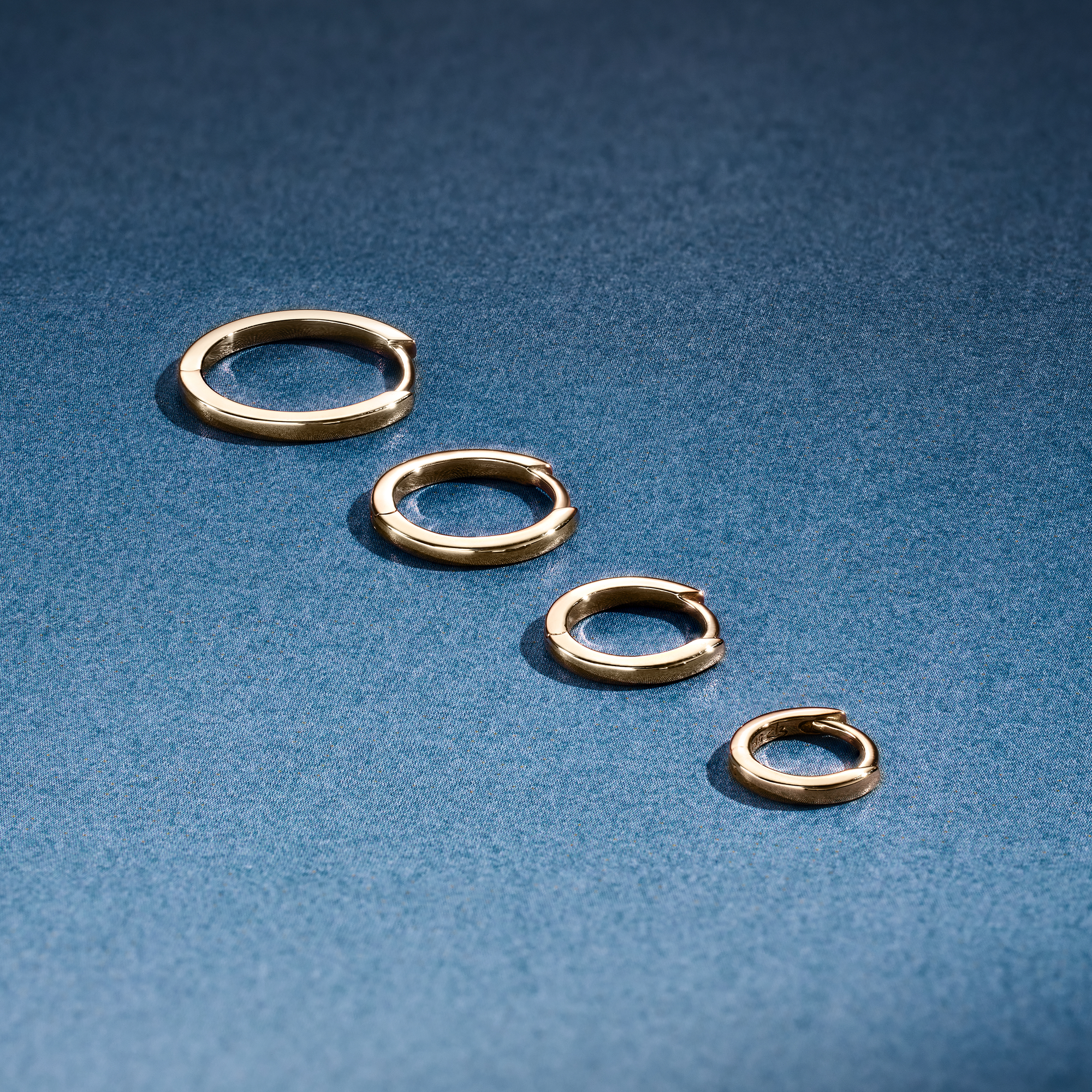 Einzelner Huggie (12mm) | Gold