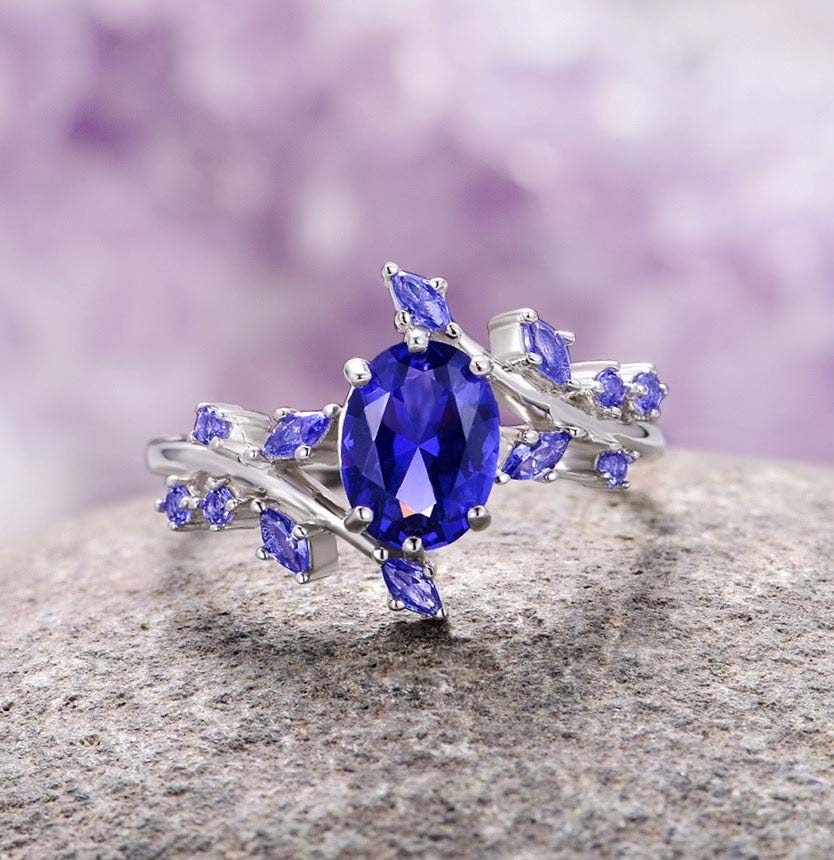 Kornblumen-Saphir-Ring – Naturinspiriertes Blattdesign