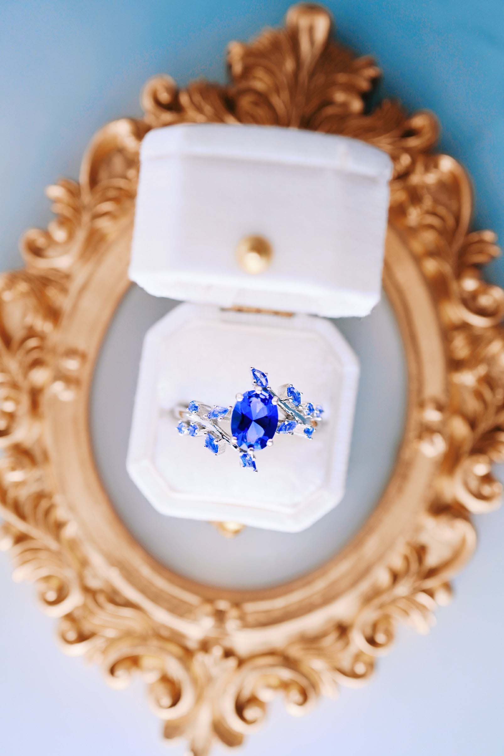 Kornblumen-Saphir-Ring – Naturinspiriertes Blattdesign
