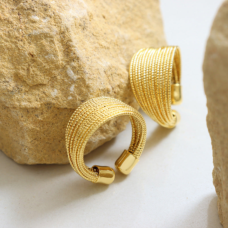 Vera Gold Ring mit offener Spitze