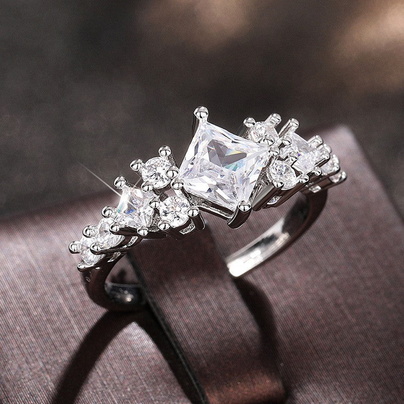 Cressida Lumere Ring | Weißgold