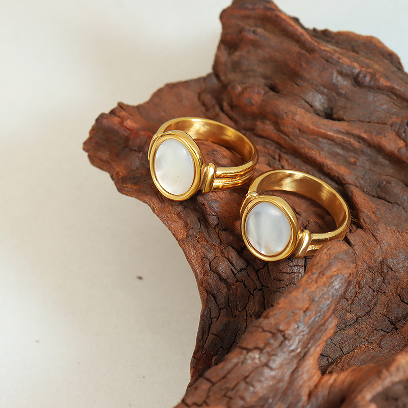 Belle Gold Muschel Ring