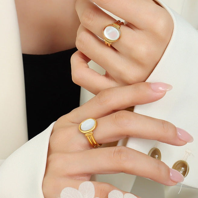Belle Gold Muschel Ring
