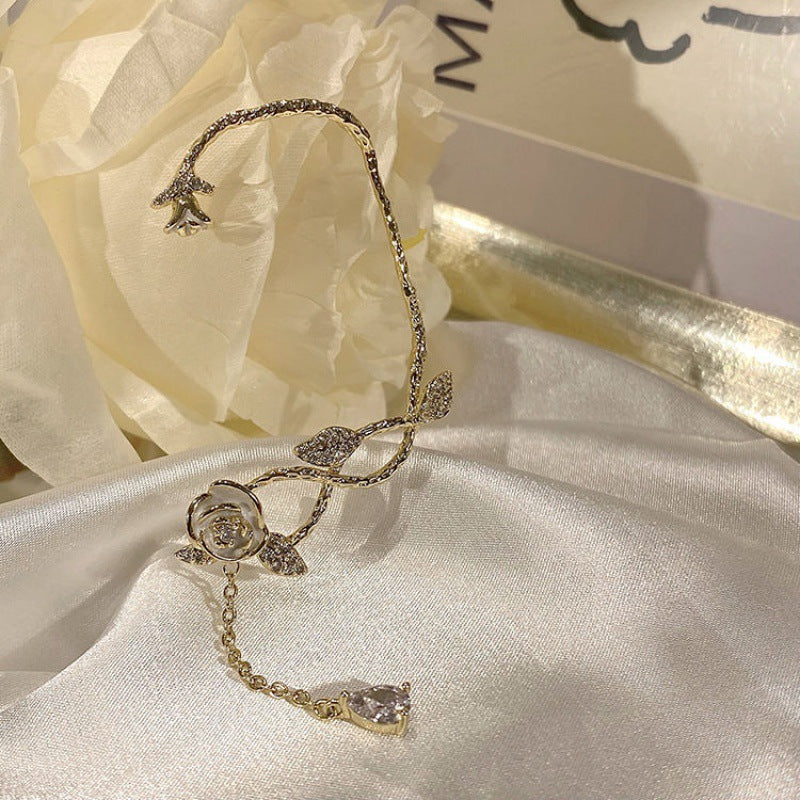 Florale Zirkonia-Ohrringe