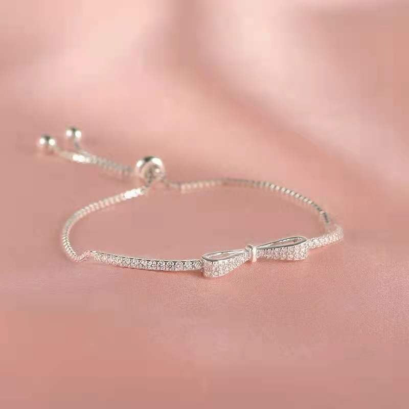 Das Zoey Fliegenarmband