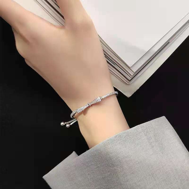 Das Zoey Fliegenarmband