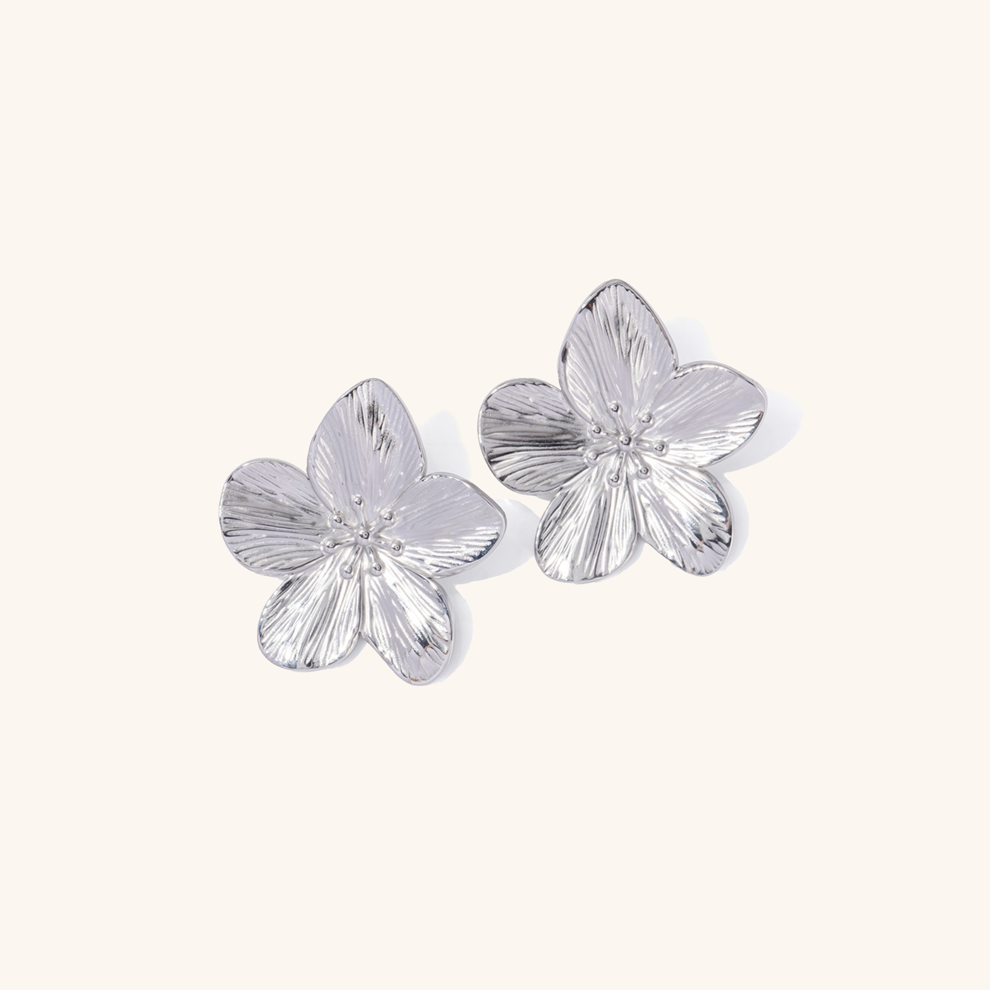 Allysa Blume Gold-Ohrringe